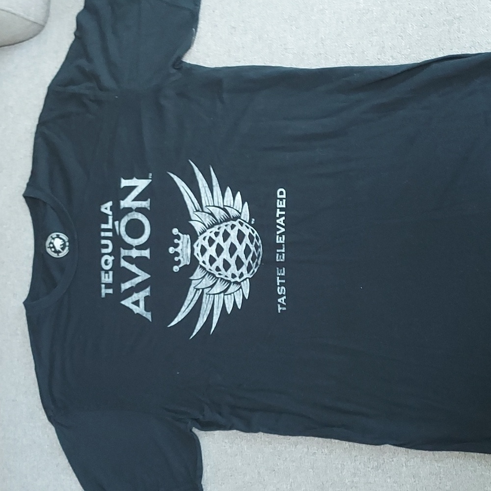 NWT Men's Tshirt